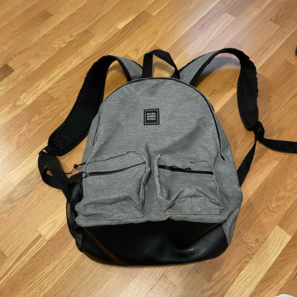 Anni Cozzi Ultralight Backpack with Headphone Port, fits for 14 in laptops